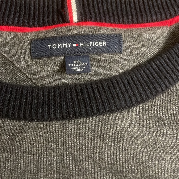 Mens Tommy Hilfiger crew neck sweatshirt - Picture 3 of 3